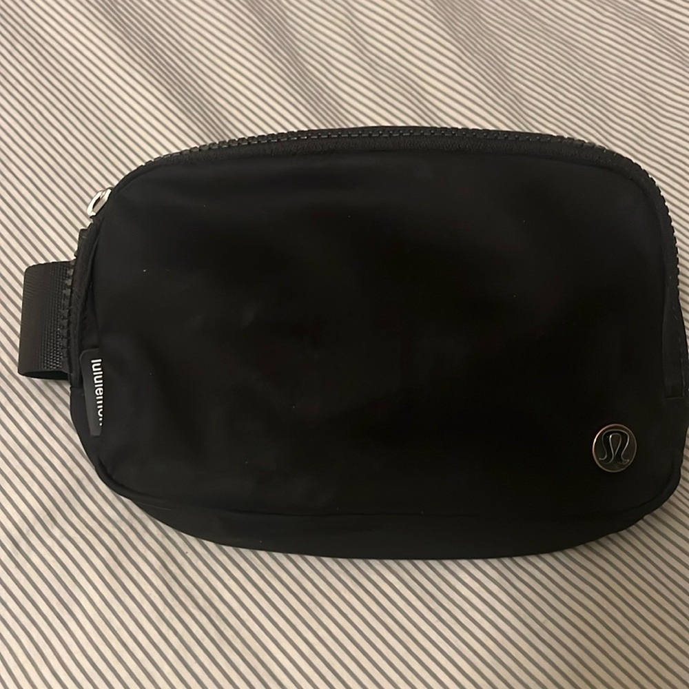 Lululemon belt bag